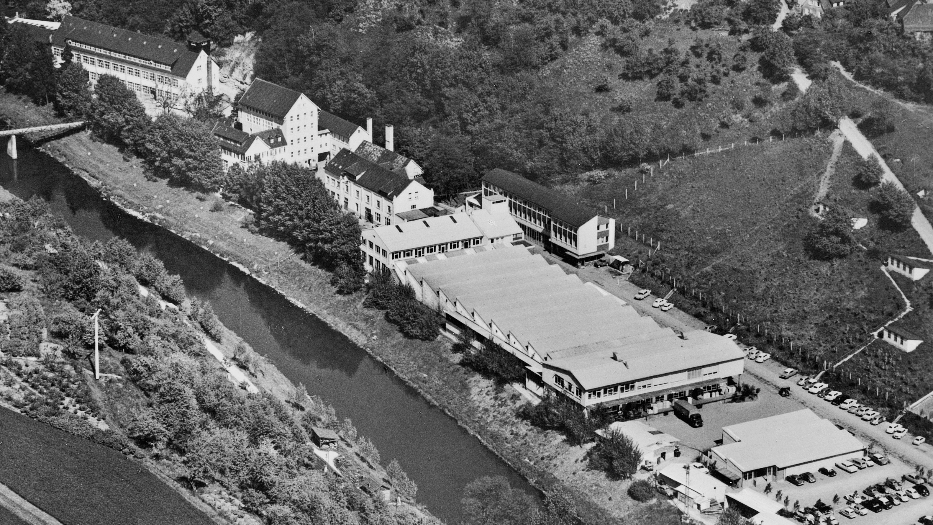 Aerial view of the Neustadt site near Waiblingen around 1960; black and white photo.